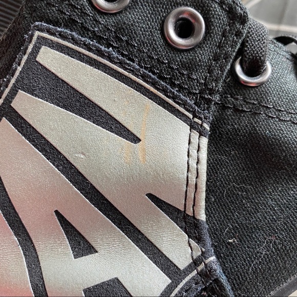 Batman *Limited Edition* All-Star Converse - Picture 16 of 16